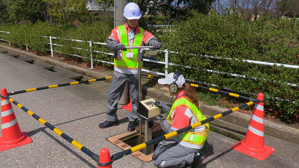 下水道管路施設の調査・点検の様子