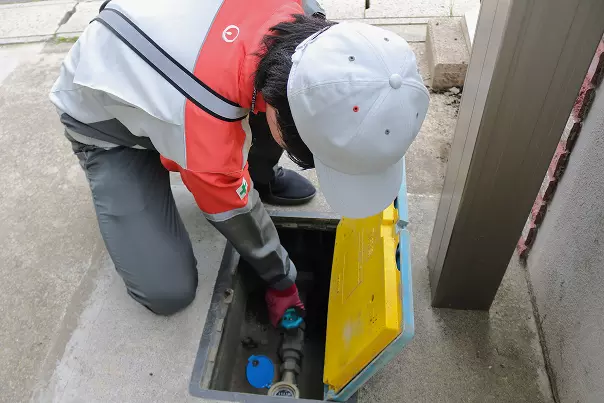 開閉栓業務の様子