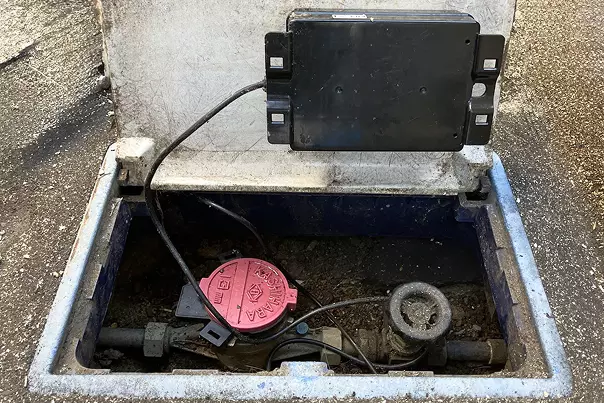 水道メーターボックス内の水道メーター