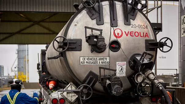 タンクローリー